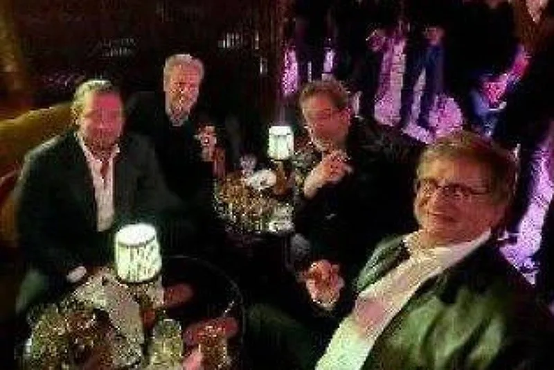 Mensagens mostram Gonet com Vorcaro em evento de uísque em Londres