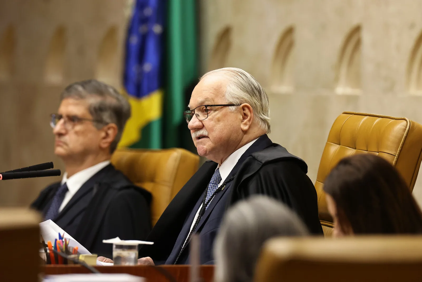 Dino critica condução de Fachin em julgamento sobre investigação contra Moraes