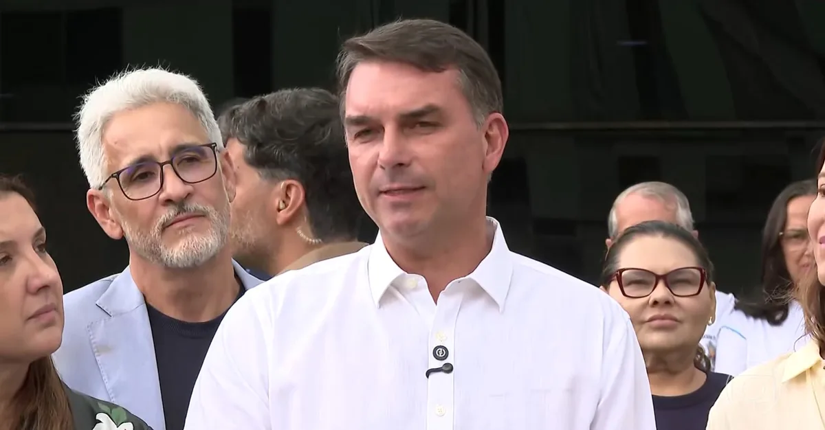 TSE manda reexibir propaganda de Flávio Bolsonaro transmitida sem áudio