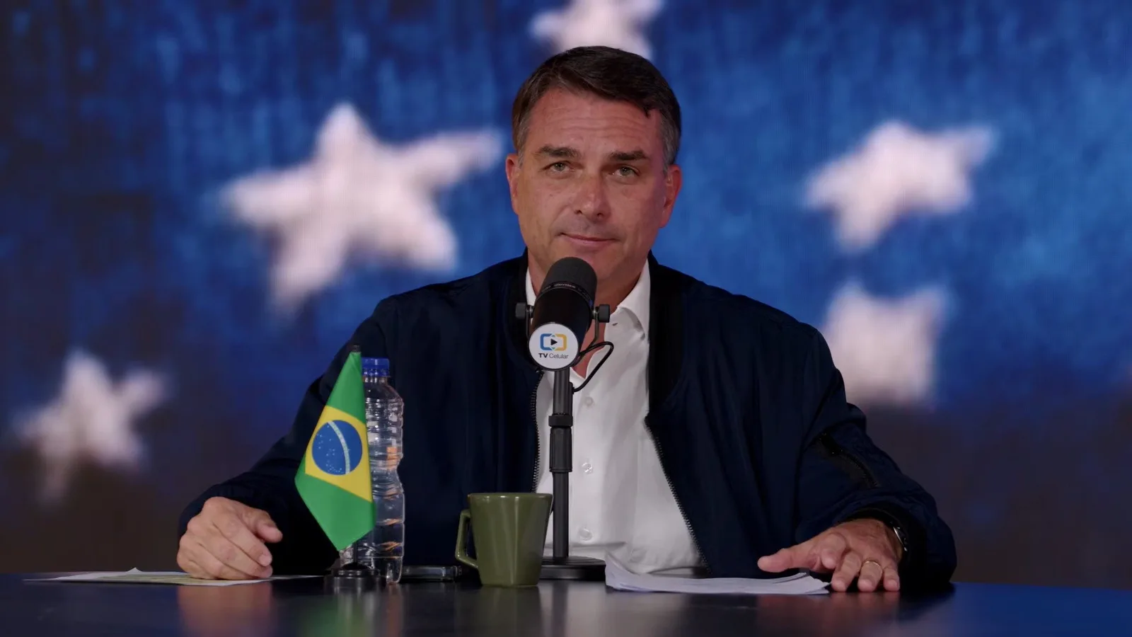 Flávio Bolsonaro propõe fundo de R$ 3 trilhões para reduzir dívidas