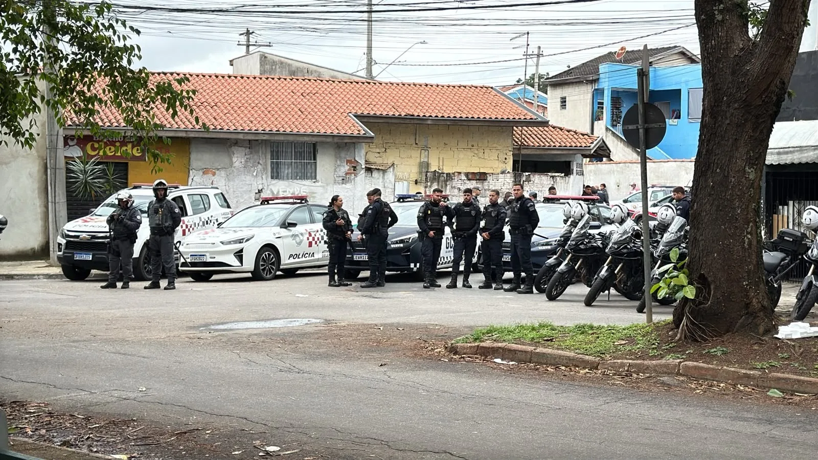 Perícia vai apurar possível falha nos freios de viatura após morte de adolescente