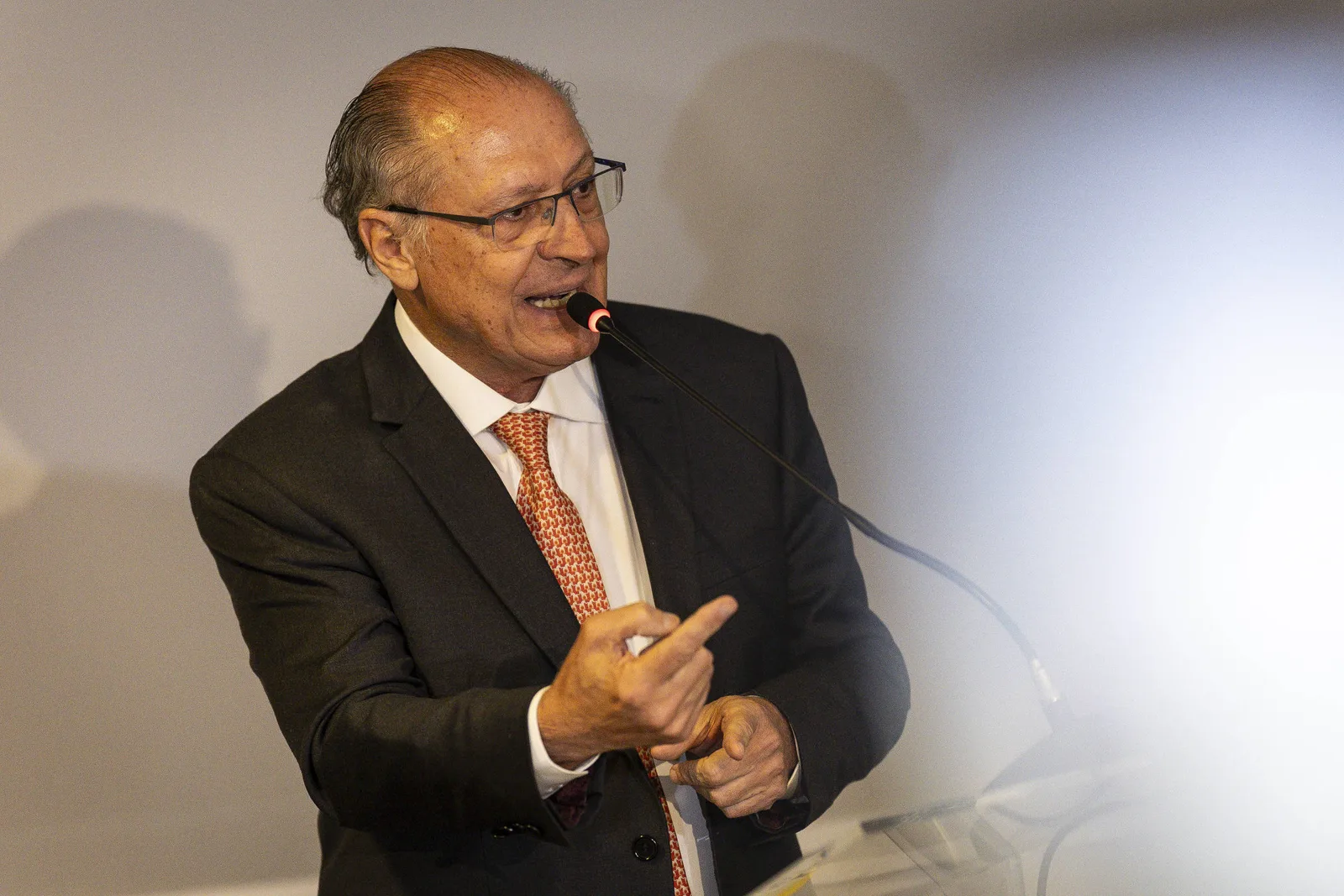 Alckmin usa boato sobre Nossa Senhora Aparecida em disputa religiosa
