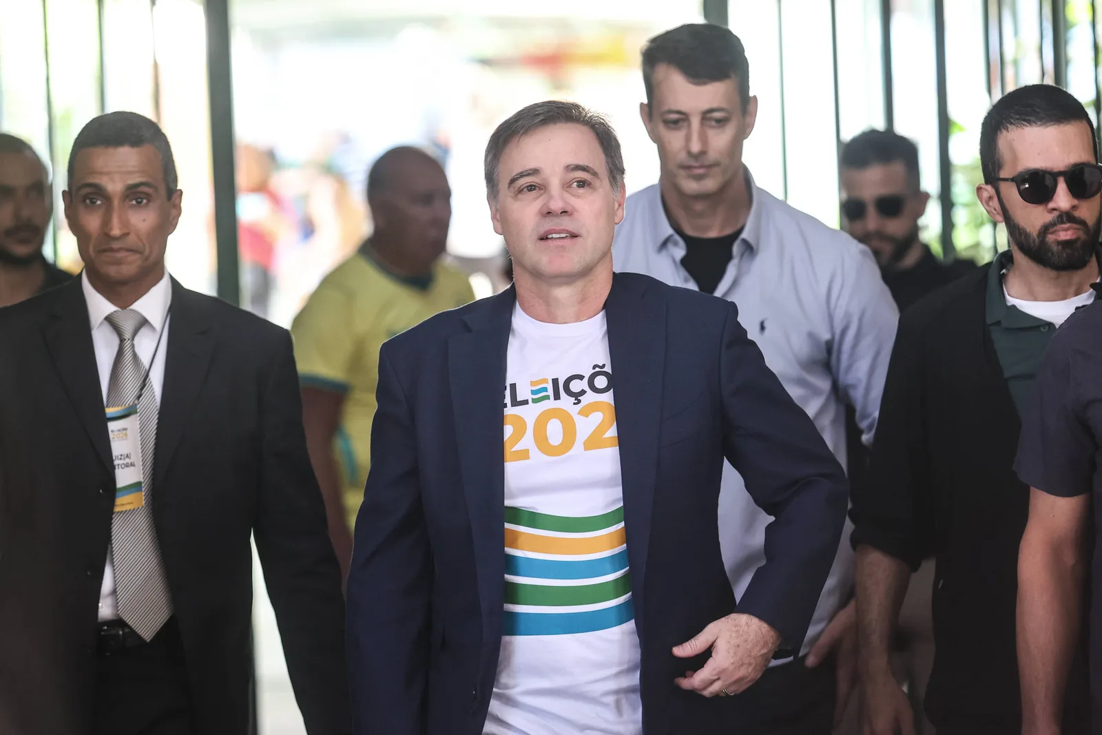 André Mendonça vota em Brasília e defende protagonismo do eleitor