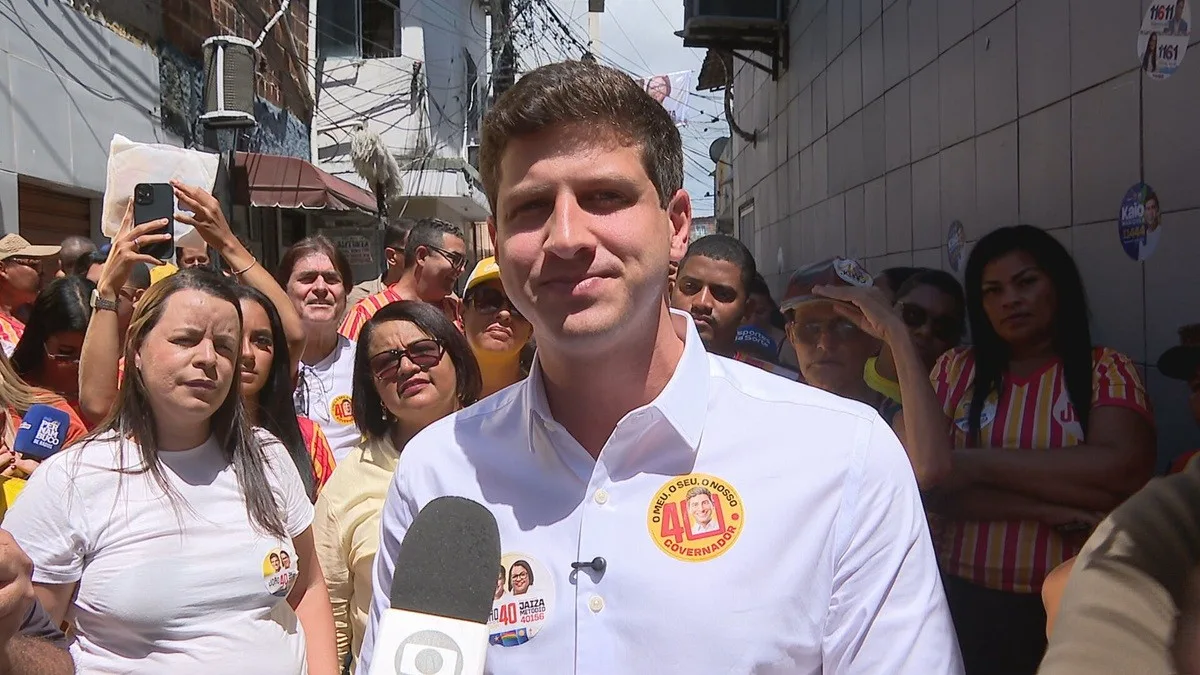 João Campos promete ampliar metrô e criar linha de VLT no Recife