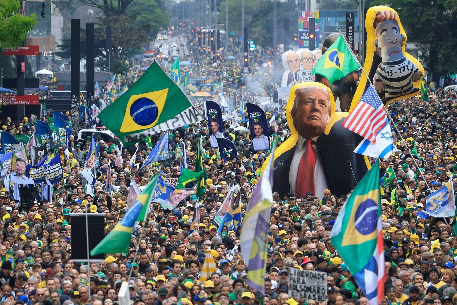 Senadores democratas acusam governo Trump de pressionar eleição brasileira