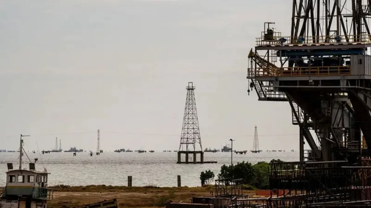 Petróleo sobe após ataques houthis a instalações na Arábia Saudita