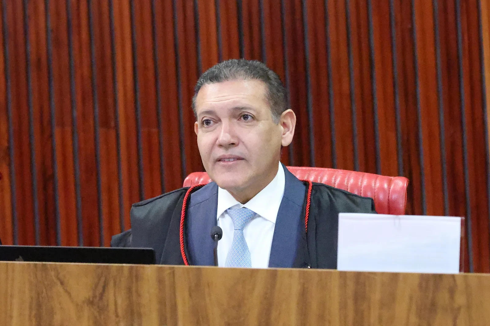 TSE marca sessão virtual sobre posts que ligam Flávio Bolsonaro a Nossa Senhora Aparecida