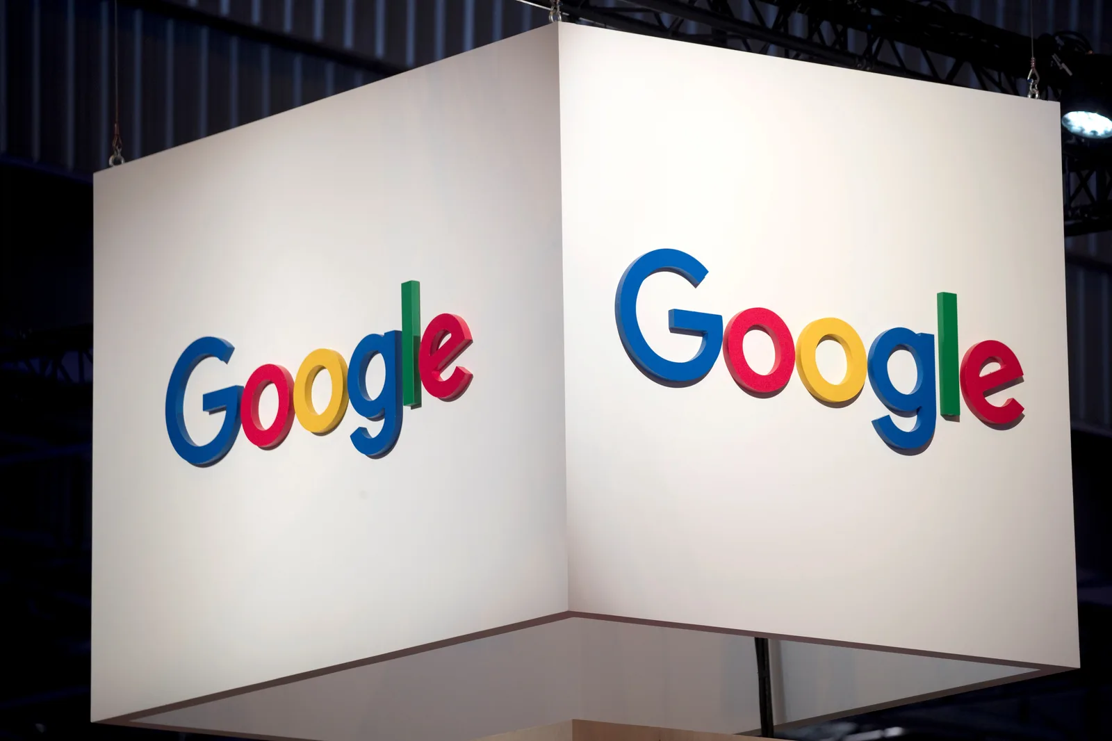 Google recebe multa de €403 milhões por uso de dados de localização na UE