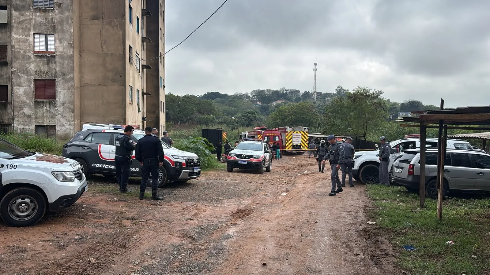 Incêndio em Campinas expõe prédio sem hidrantes e com ocupação sob disputa judicial