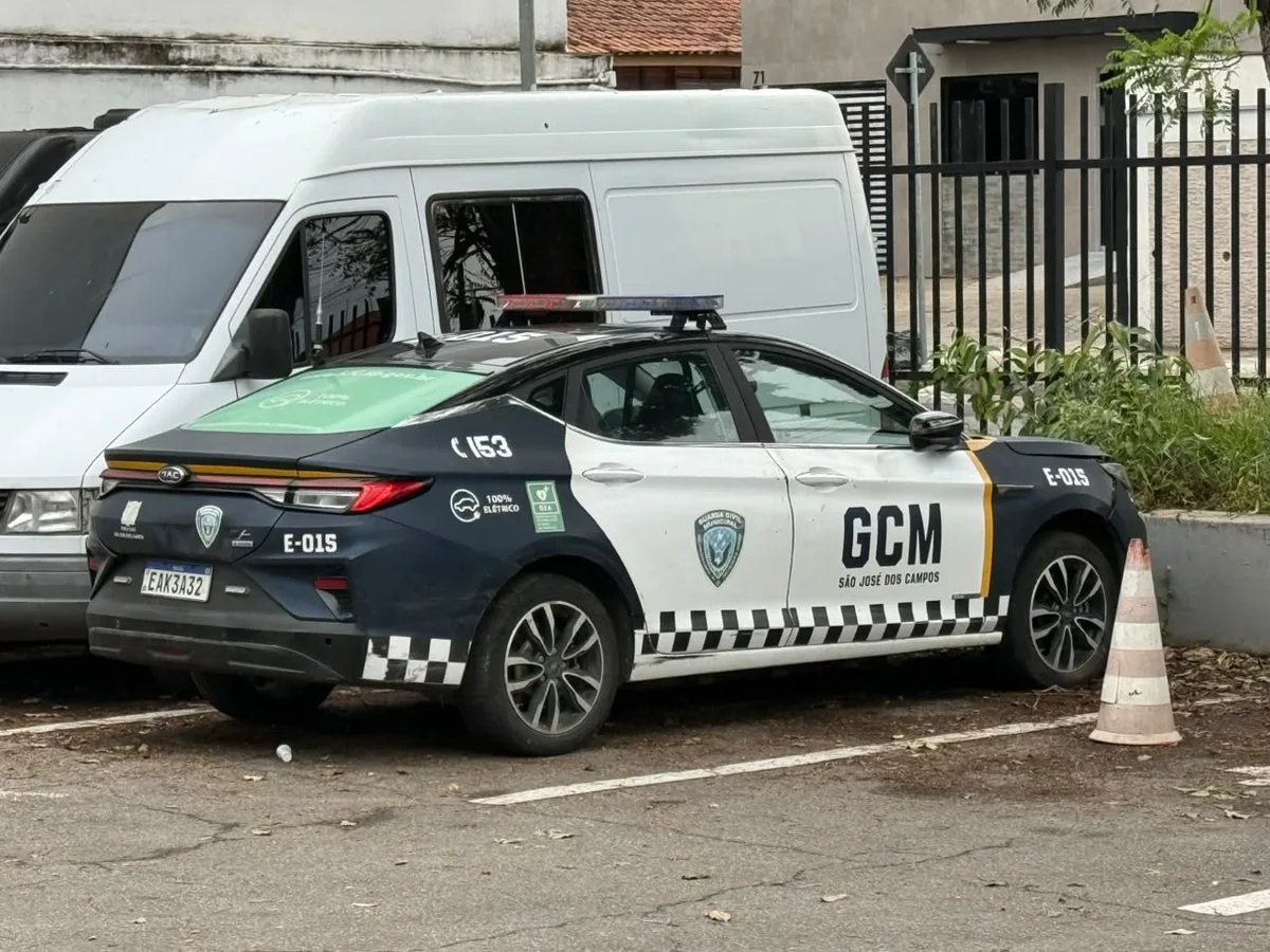 Polícia apura freios de viatura após colisão que matou adolescente em São José dos Campos