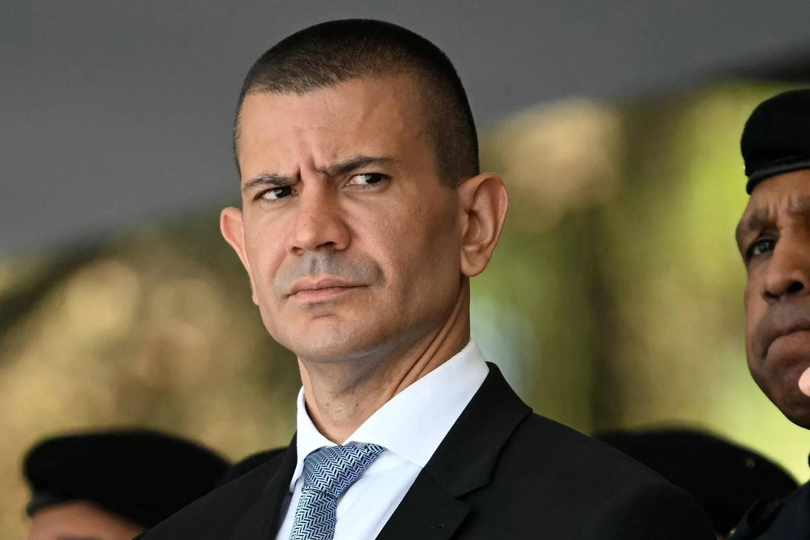 Douglas Ruas assume governo do Rio sob investigação do Ministério Público