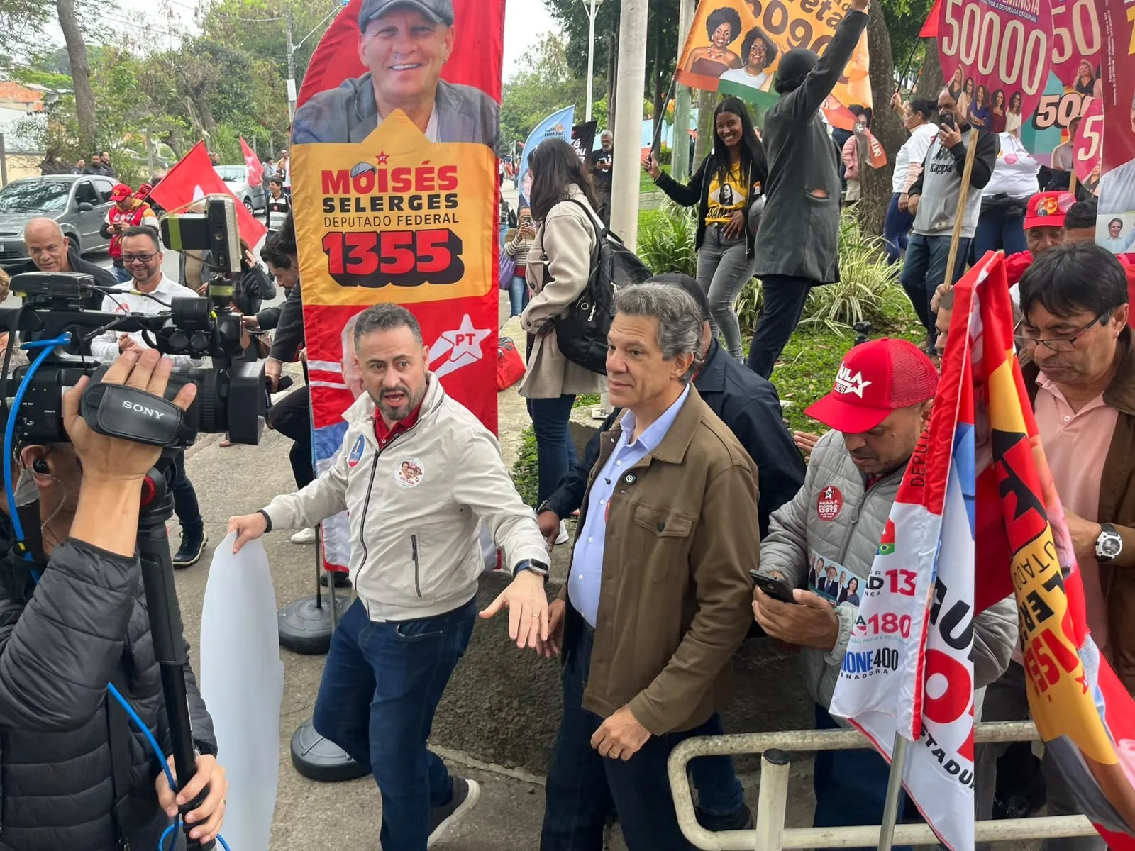 Haddad diz que investigação sobre ônibus deve permitir defesa dos envolvidos