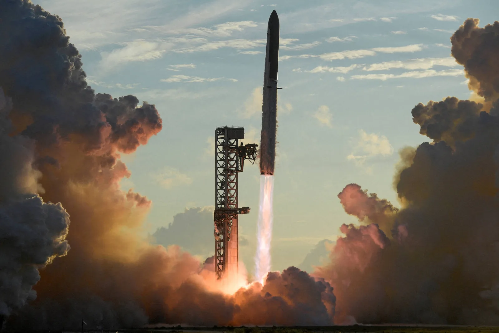 Transição da SpaceX pode abrir espaço para rivais no mercado de foguetes