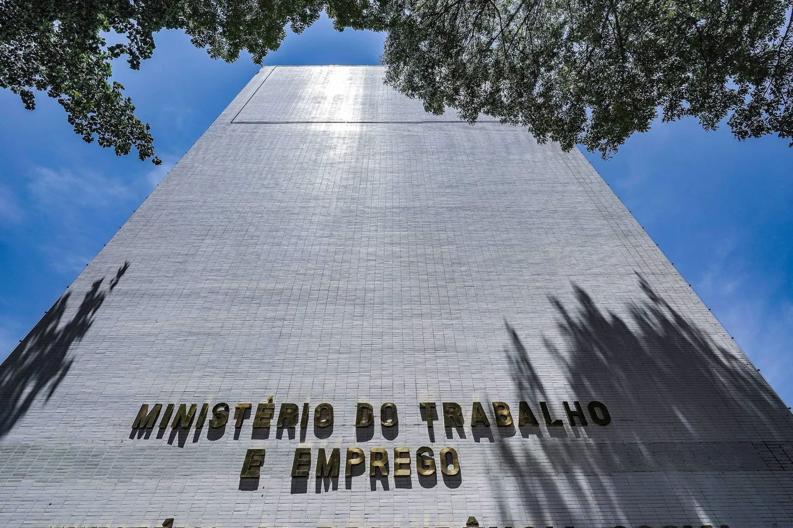 Brasil cria 165,8 mil empregos formais em agosto, mas saldo do ano é o menor desde 2020