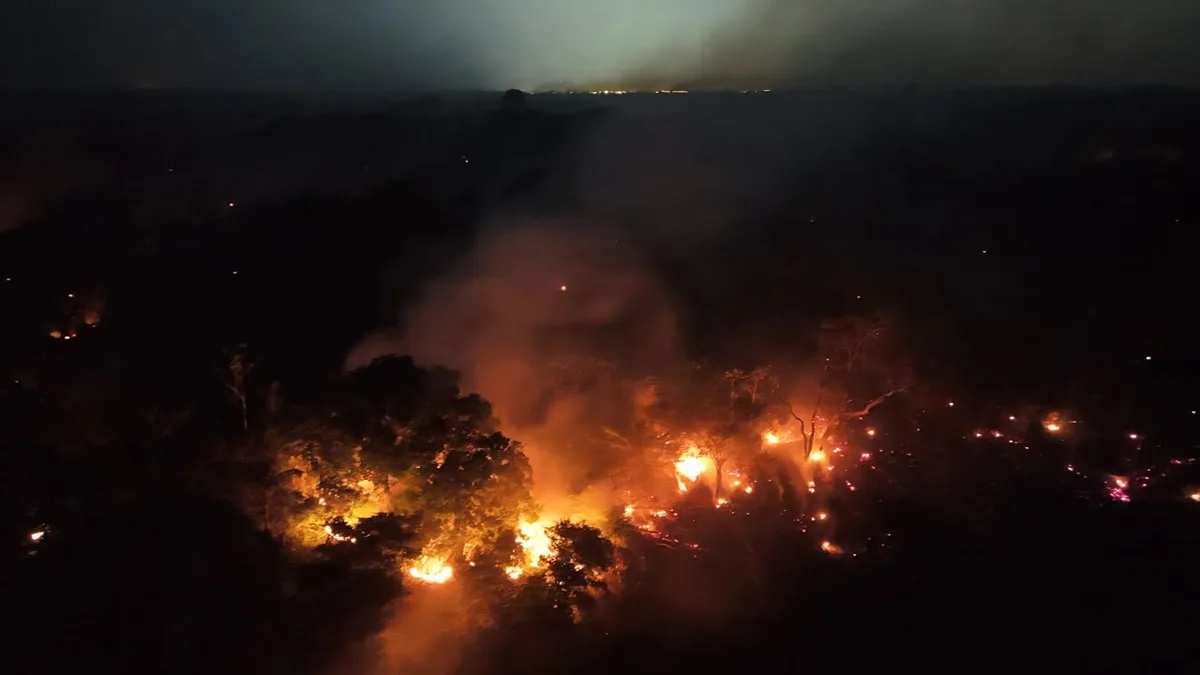 São Paulo envia 30 profissionais e equipamentos para incêndios no Amazonas