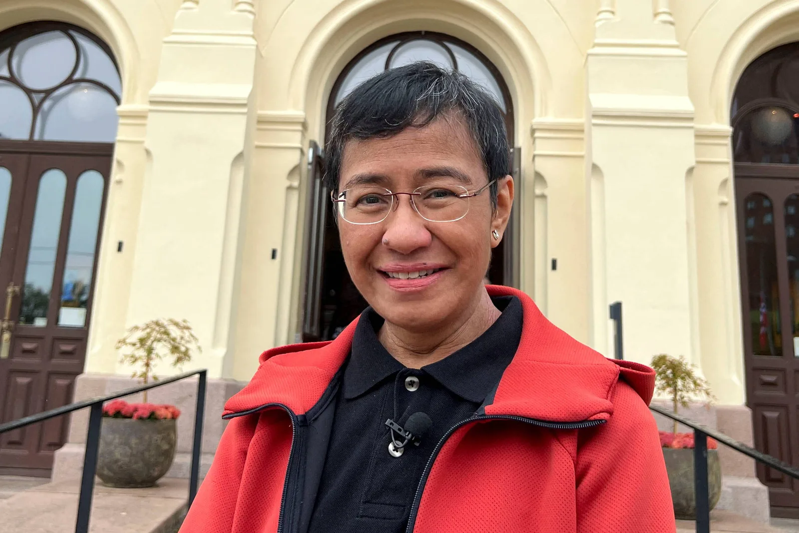 Maria Ressa defende leis para conter riscos e dependência ligados à inteligência artificial