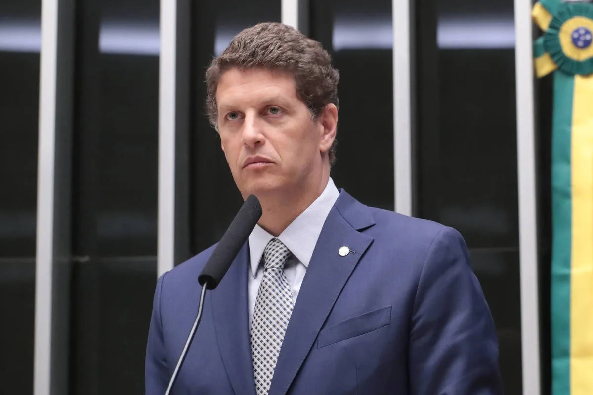 Ricardo Salles abandona disputa ao Senado e declara apoio a Derrite e André do Prado