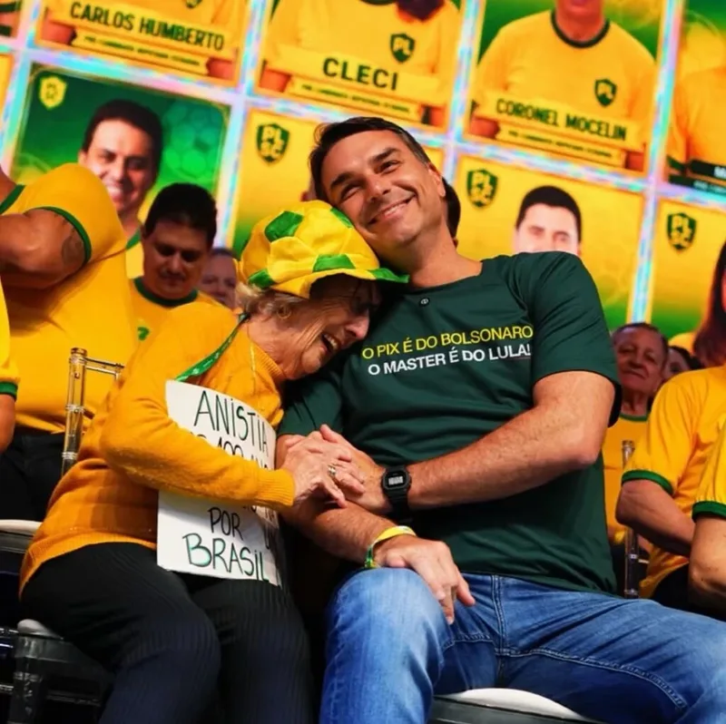 Flávio Bolsonaro mentiu sobre o Banco Master duas vezes no mesmo dia