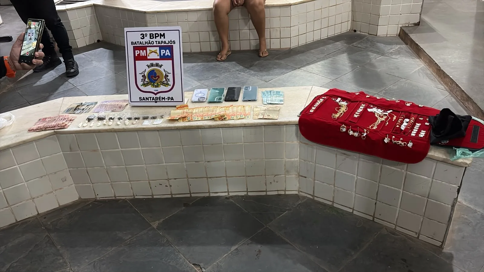 PM apreende skank, cocaína, dinheiro e joias em imóvel em Santarém