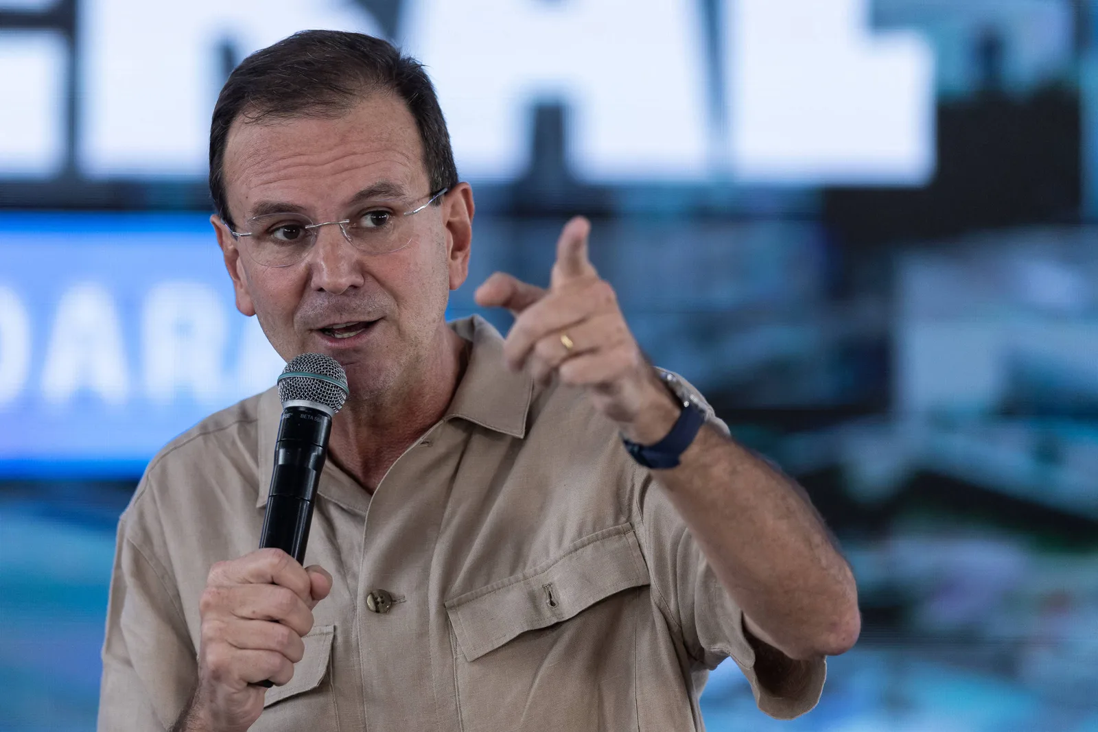 Paes renunciou a herança durante bloqueio judicial; filhos receberam imóveis de R$ 13 milhões
