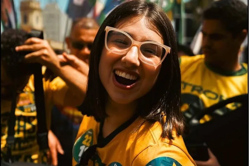 Mãe de deputada eleita recebe BPC desde 2019, mostram dados públicos