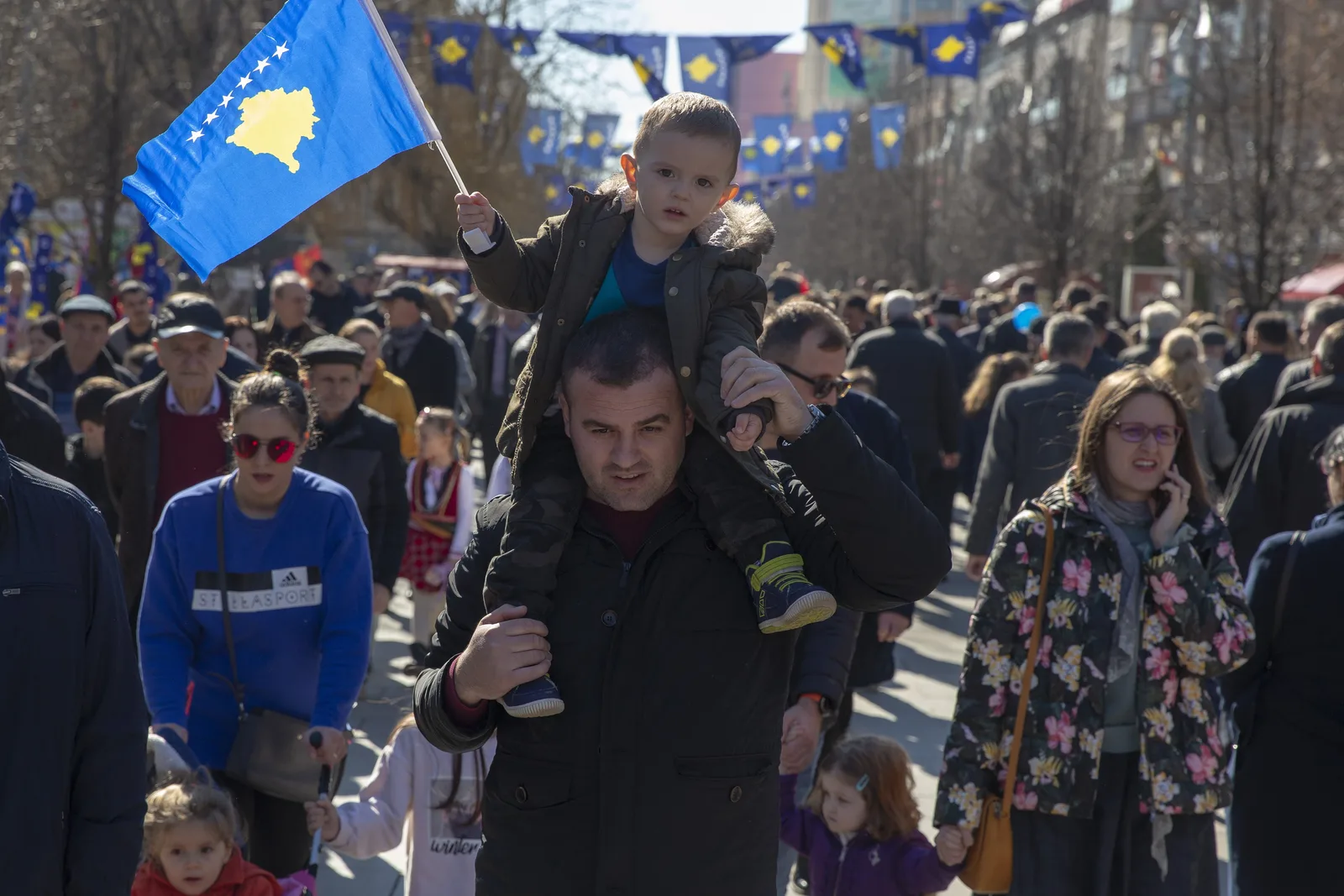 Albin Kurti é reconduzido ao cargo de premiê em Kosovo em meio a impasse político