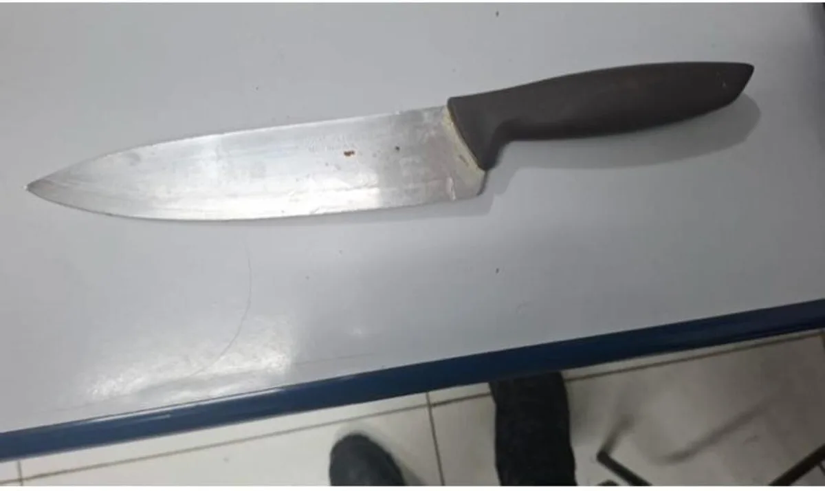Briga em bar termina com faca apreendida e atendimento médico em Governador Valadares