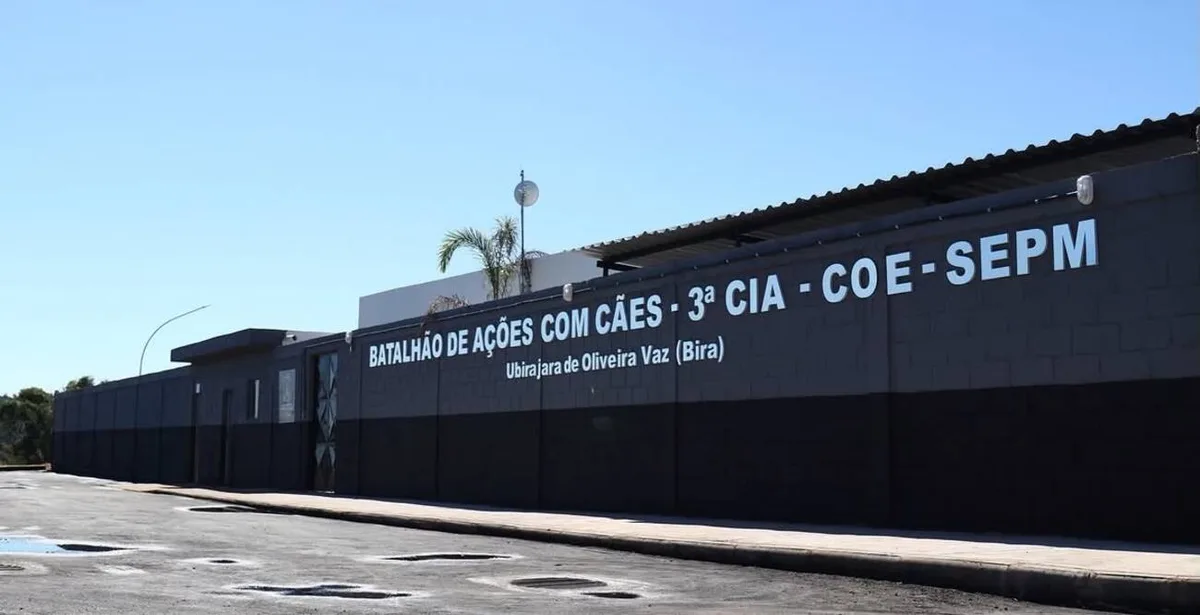 Polícia apreende pistola e drogas em terreno de Volta Redonda
