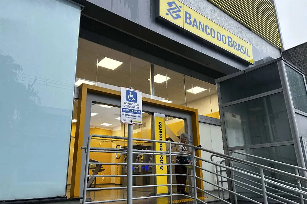 Banco do Brasil encerra greve após aprovação de acordo; Caixa mantém paralisação