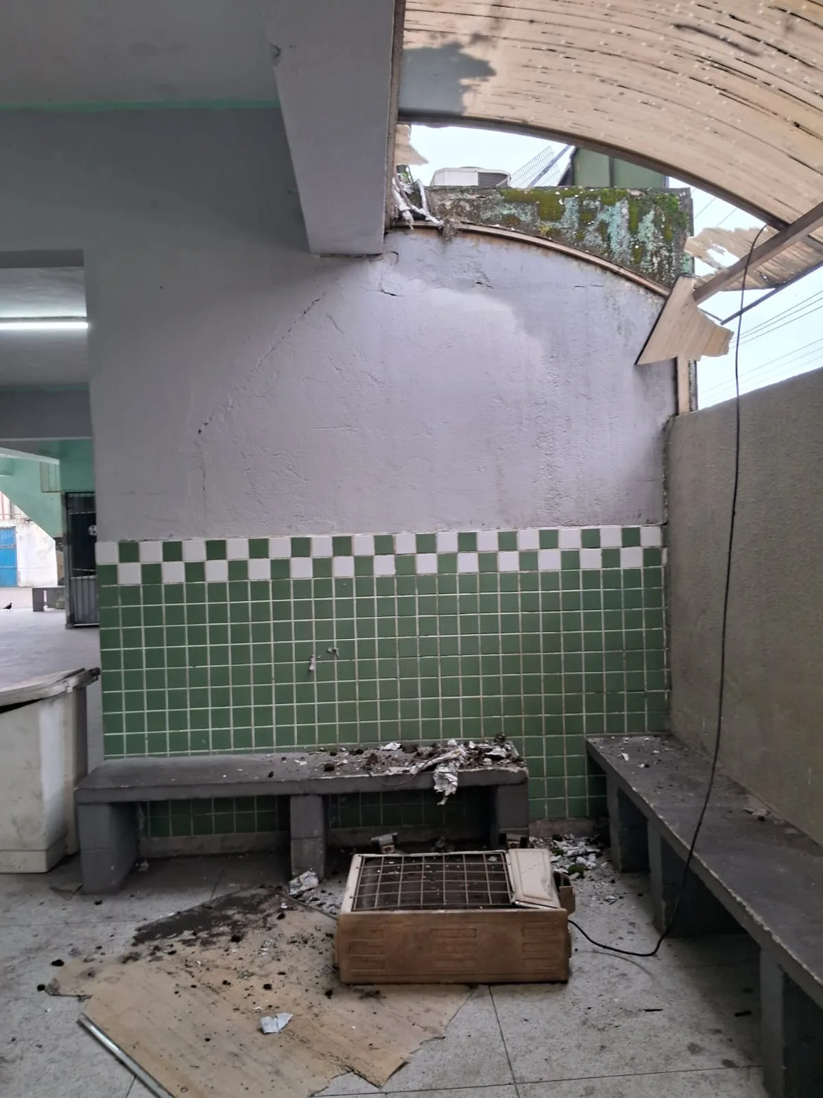 Dupla é presa após furto de tubulações em escola de Volta Redonda