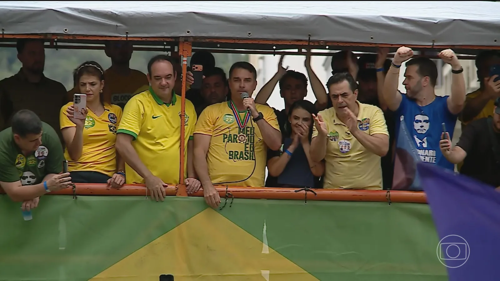 Flávio Bolsonaro defende integração entre governos durante campanha