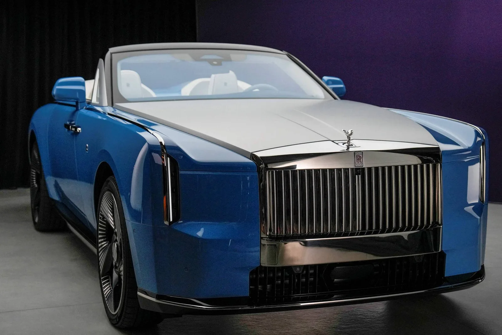 Rolls-Royce limita novo carro elétrico a 100 unidades e mira personalização
