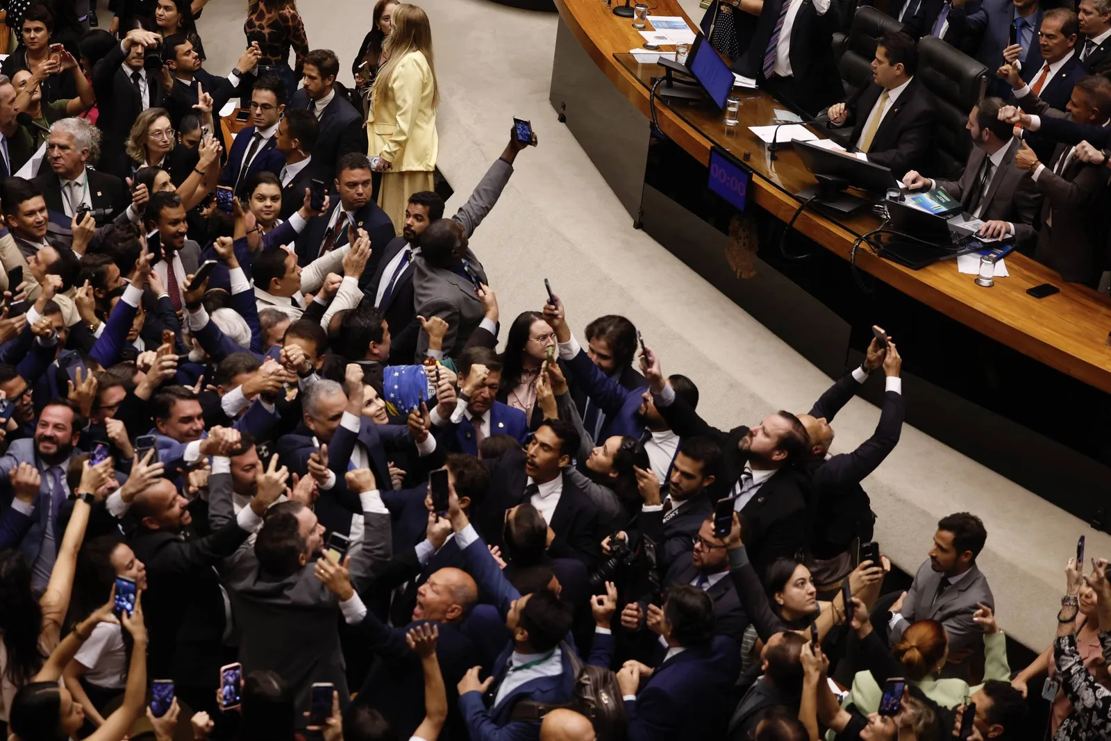 Congresso é avaliado como ruim ou péssimo por 37% dos eleitores