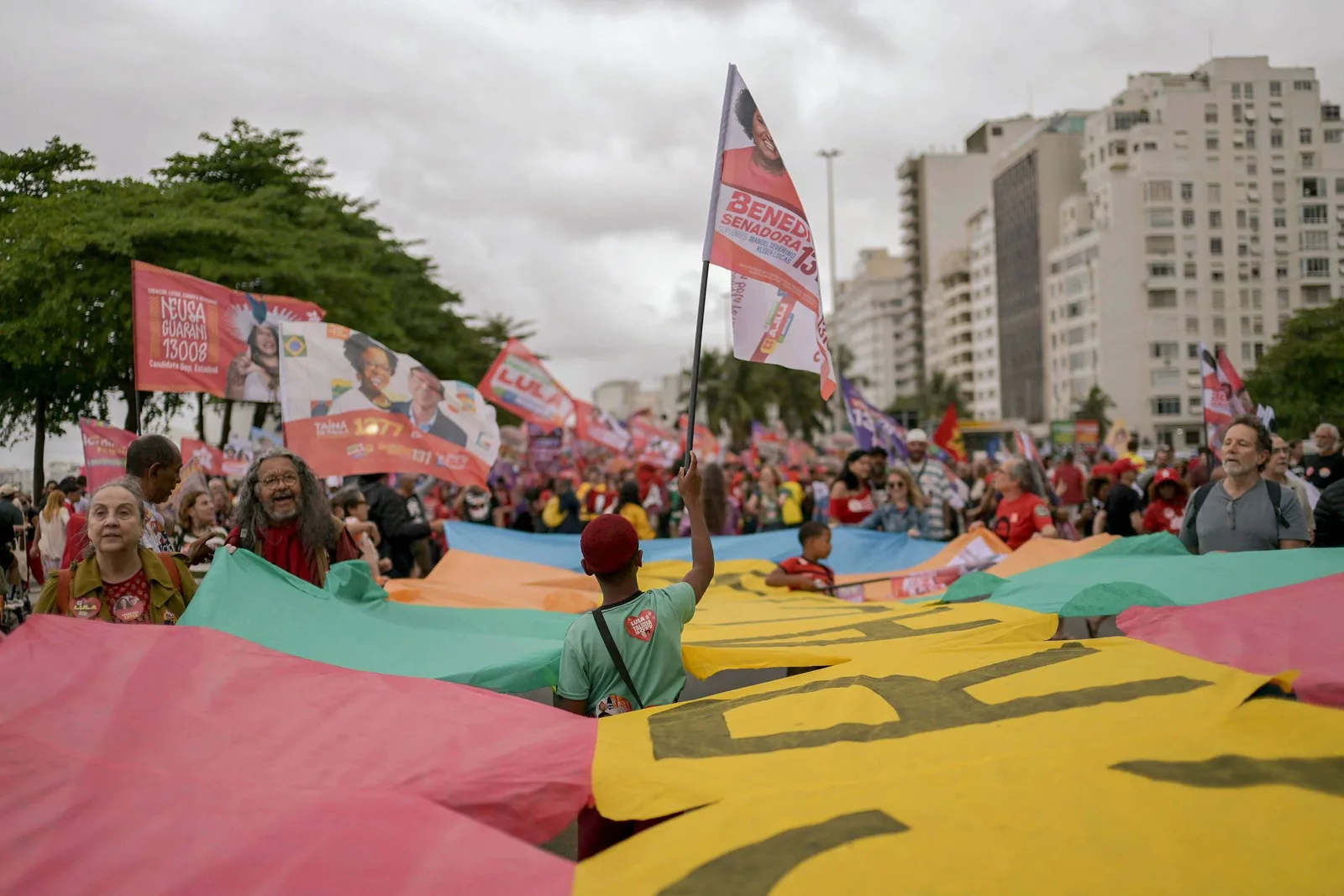 Sete em cada cem candidatos concentram metade da verba pública para deputado federal