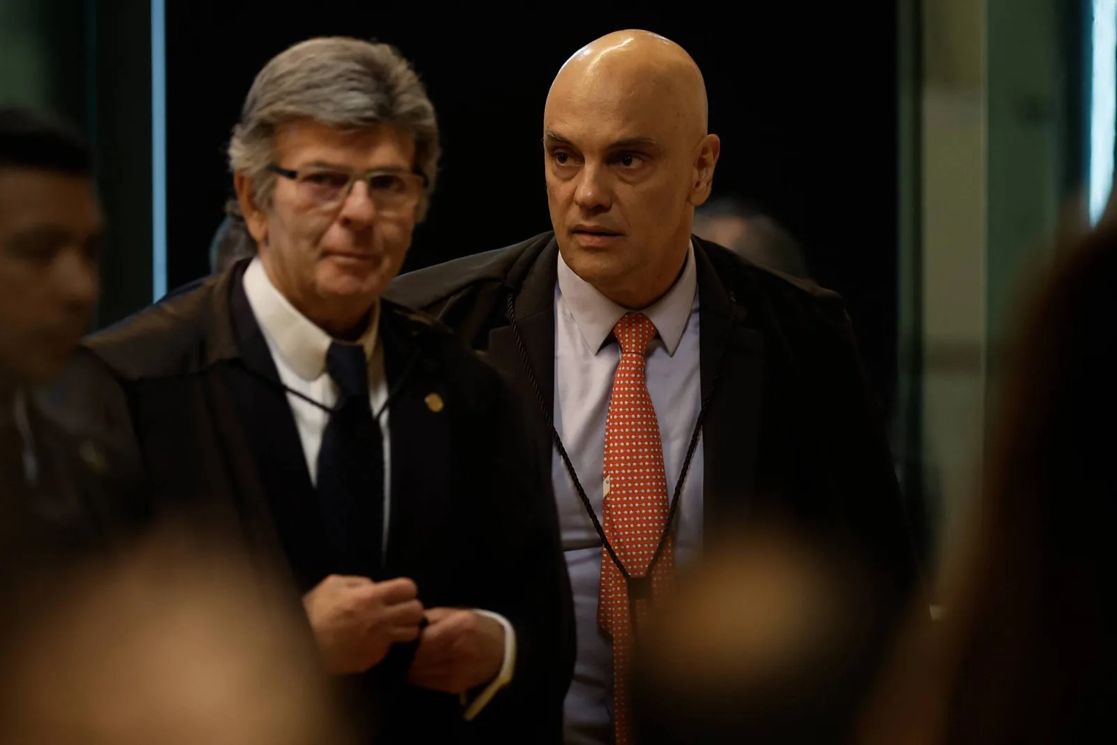 Fux pede autos de inquéritos de Moraes e questiona atuação da PF
