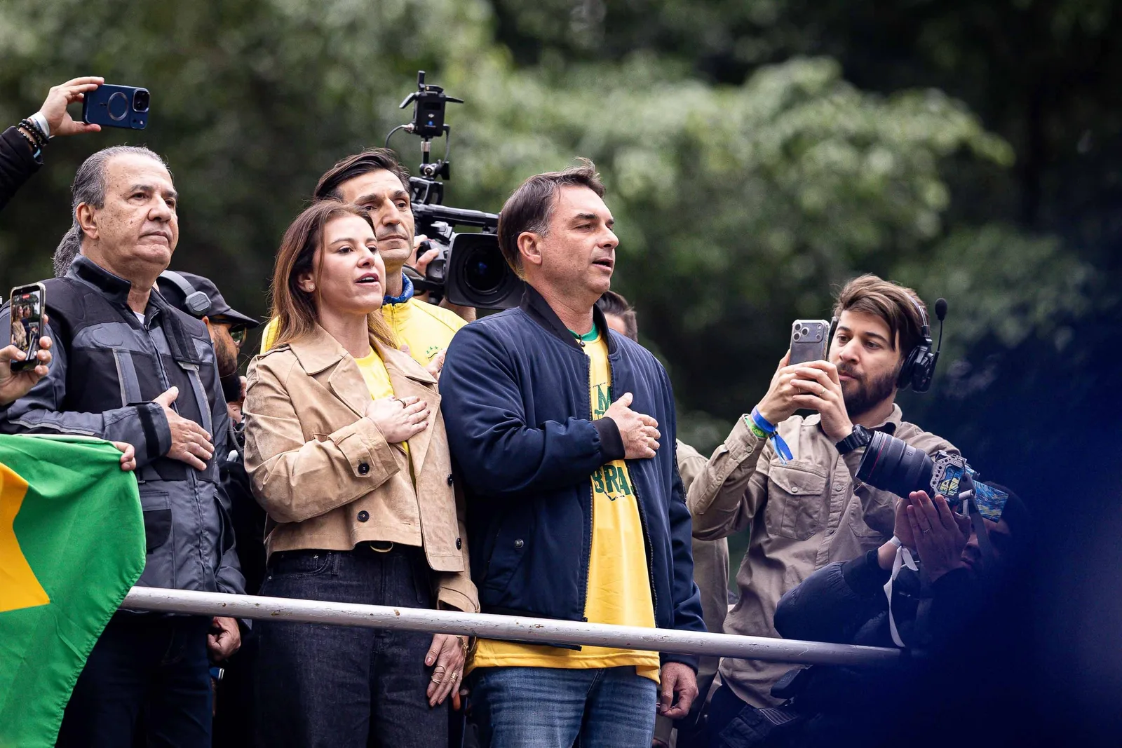 Ato de Flávio Bolsonaro na Paulista chega a 28,5 mil pessoas, estima USP