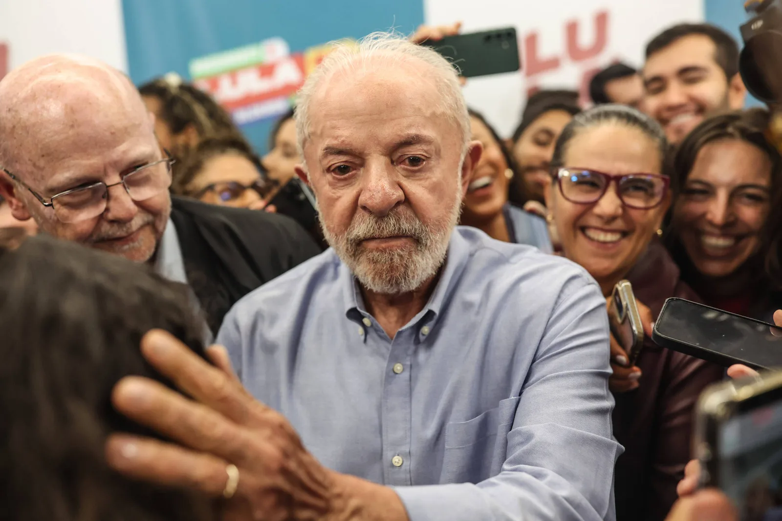 Lula critica plano de ajuste de Flávio Bolsonaro e cita cortes em programas sociais