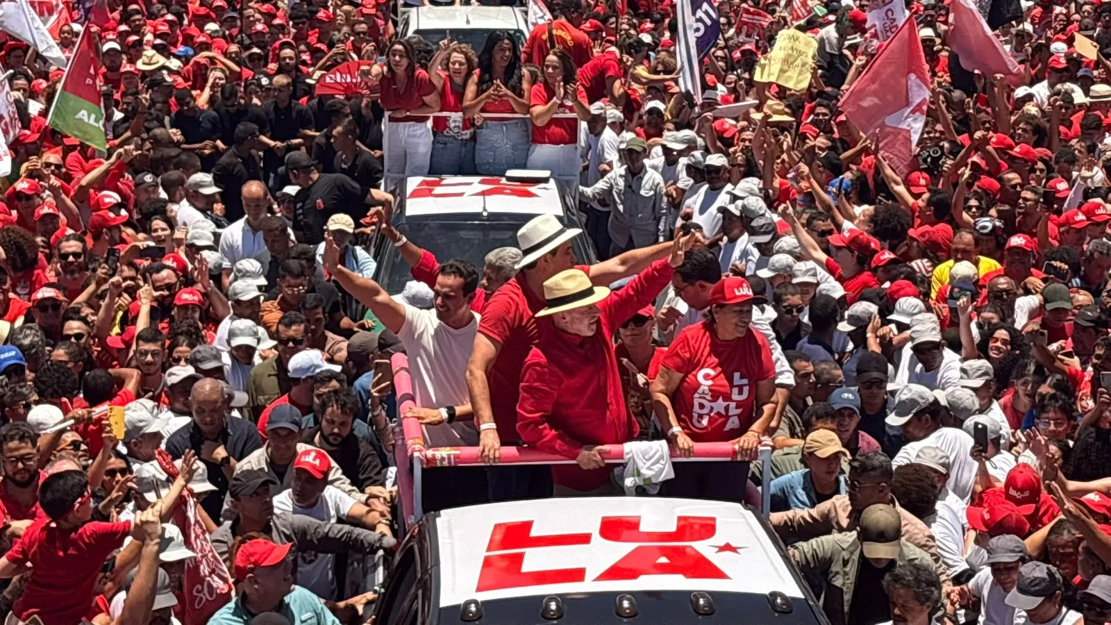Lula afirma que cortes prometidos por Flávio atingiriam programas sociais