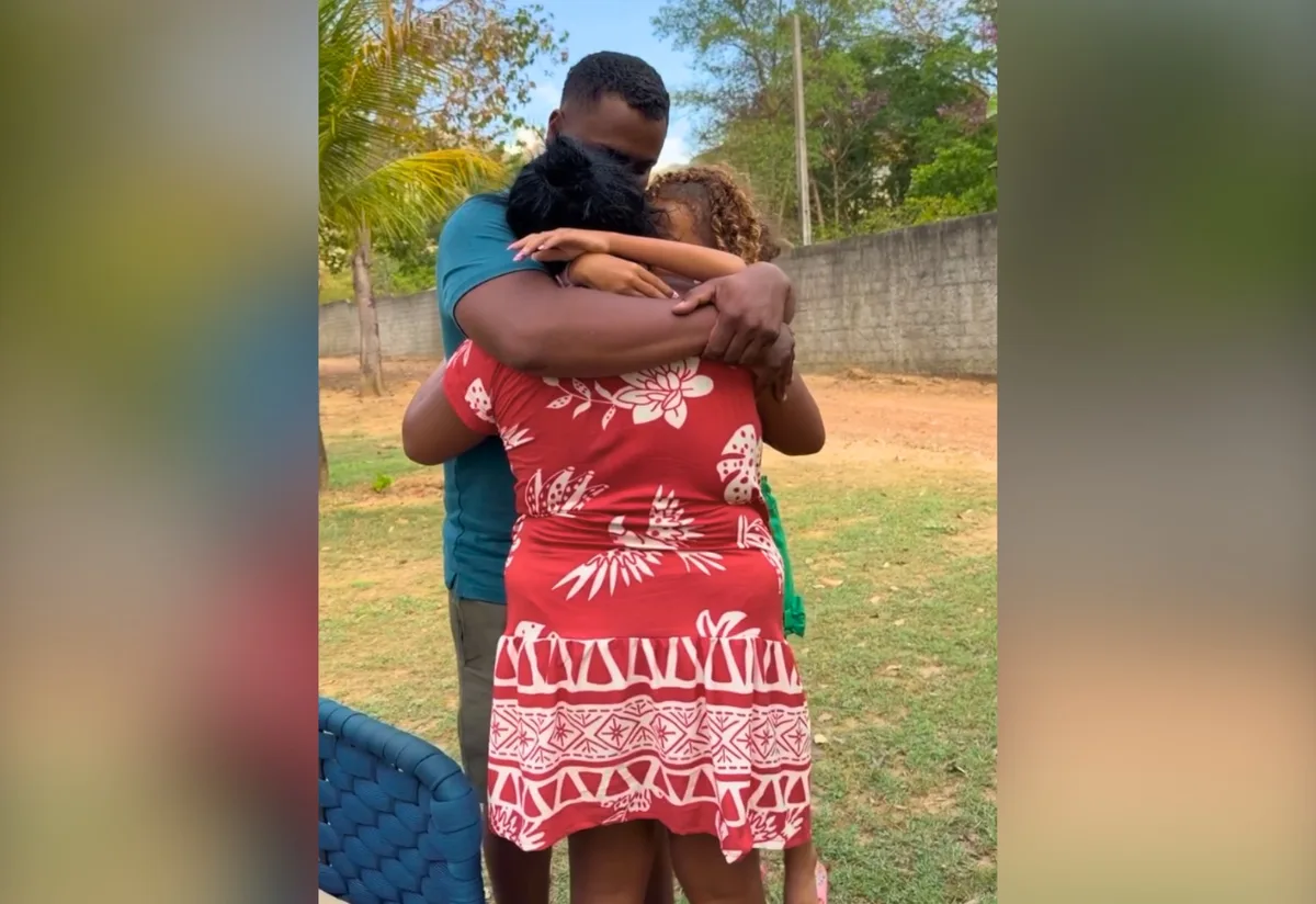 Bebinha Arueira reencontra marido e filha após alcançar 1 bilhão de visualizações