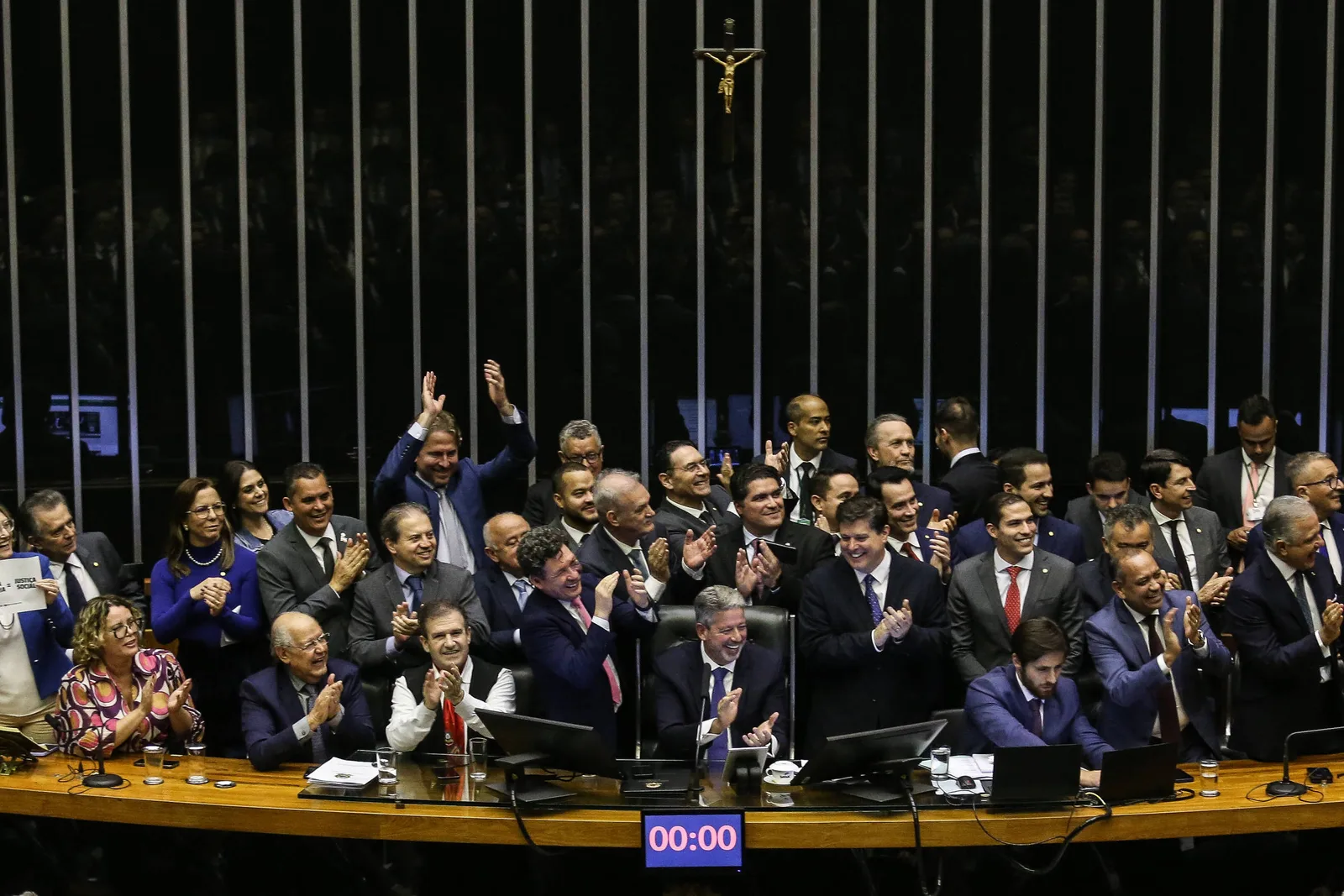 Carta de 98 signatários pede continuidade da reforma tributária aos candidatos de 2026