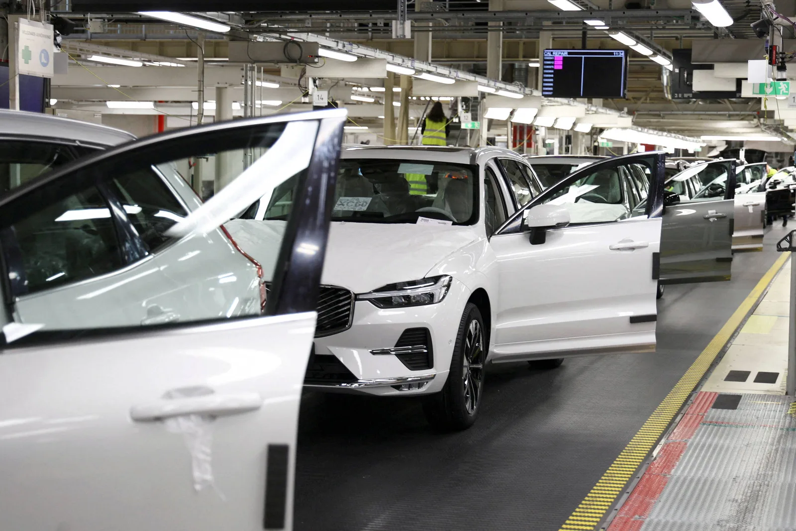Volvo reduz vendas no terceiro trimestre e abandona projeções para o ano