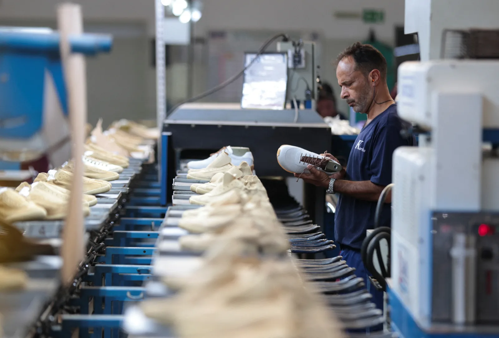 Produção industrial recua em agosto, e intenção de investir atinge mínima desde 2020
