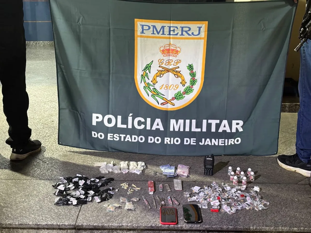 Quatro suspeitos são detidos com drogas e dinheiro em Resende