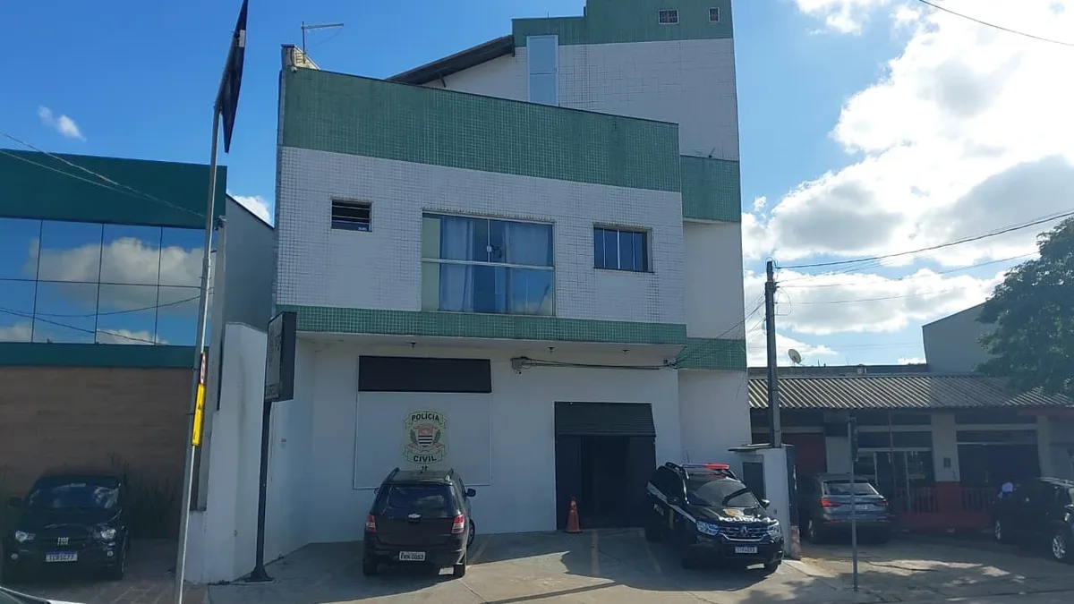 Homem é detido após ataques com faca contra companheira em Cabreúva