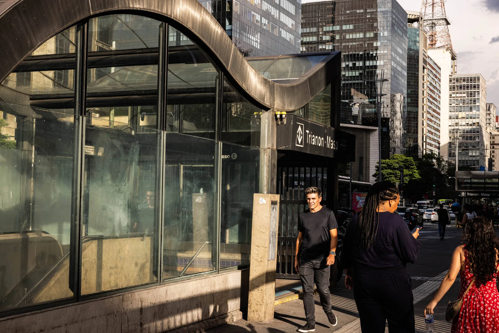 Metrô bloqueia Trianon-Masp e reforça operação durante manifestação na Paulista