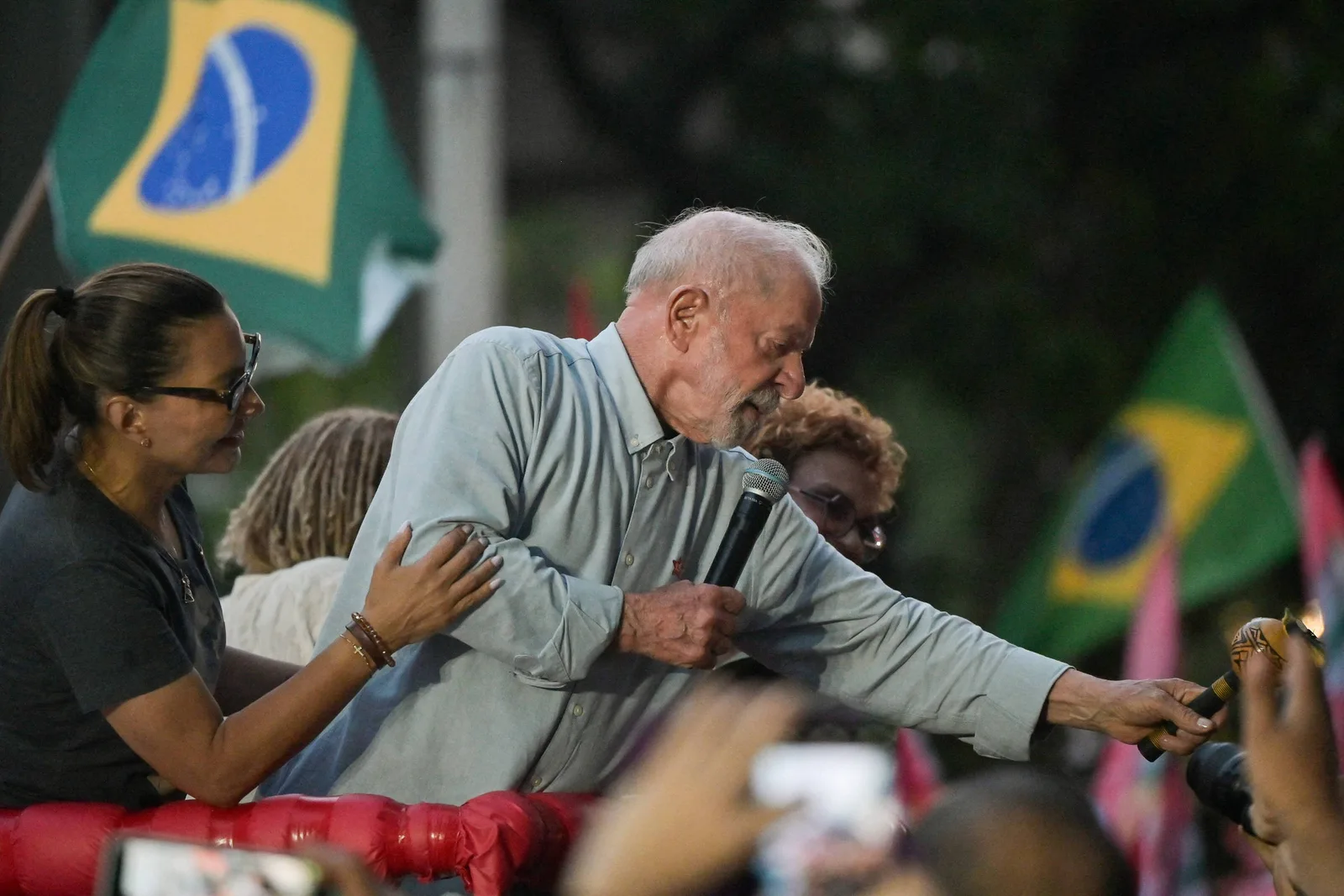 Influenciadores latino-americanos fazem campanha virtual por Lula