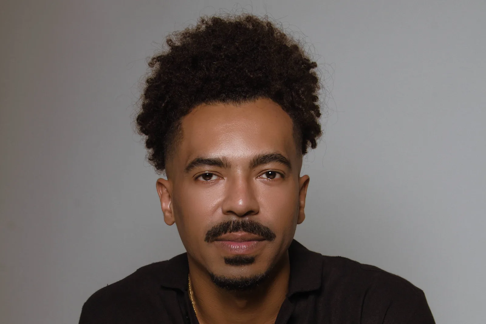 Lucas Veiga relaciona racismo repetido a trauma e defende cuidado antirracista