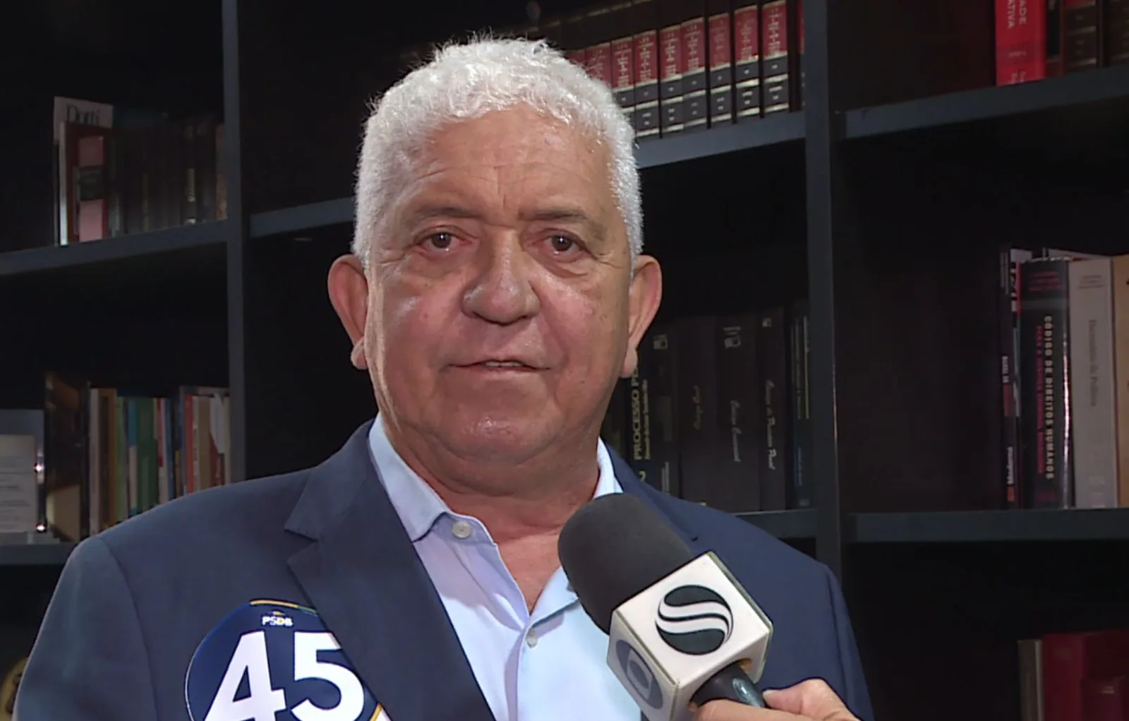 Emanuel Cacho promete pagar direitos do magistério no primeiro ano de governo