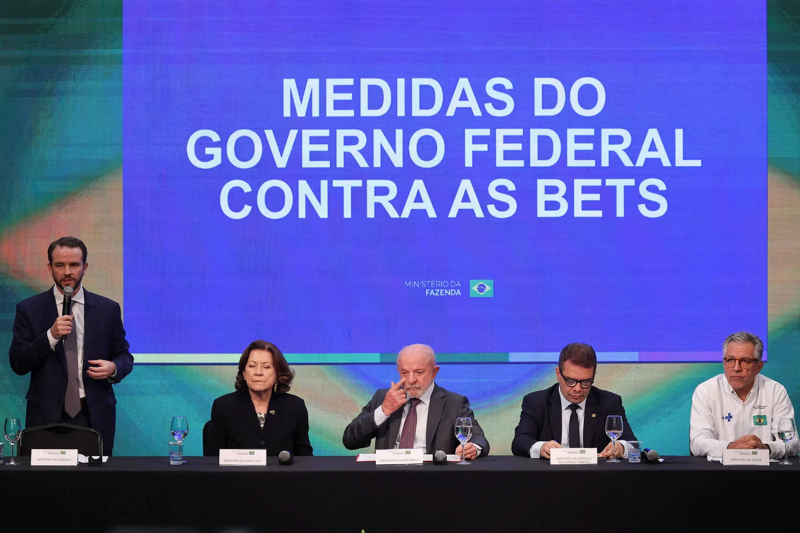 Governo descarta devolver outorgas pagas por casas de apostas