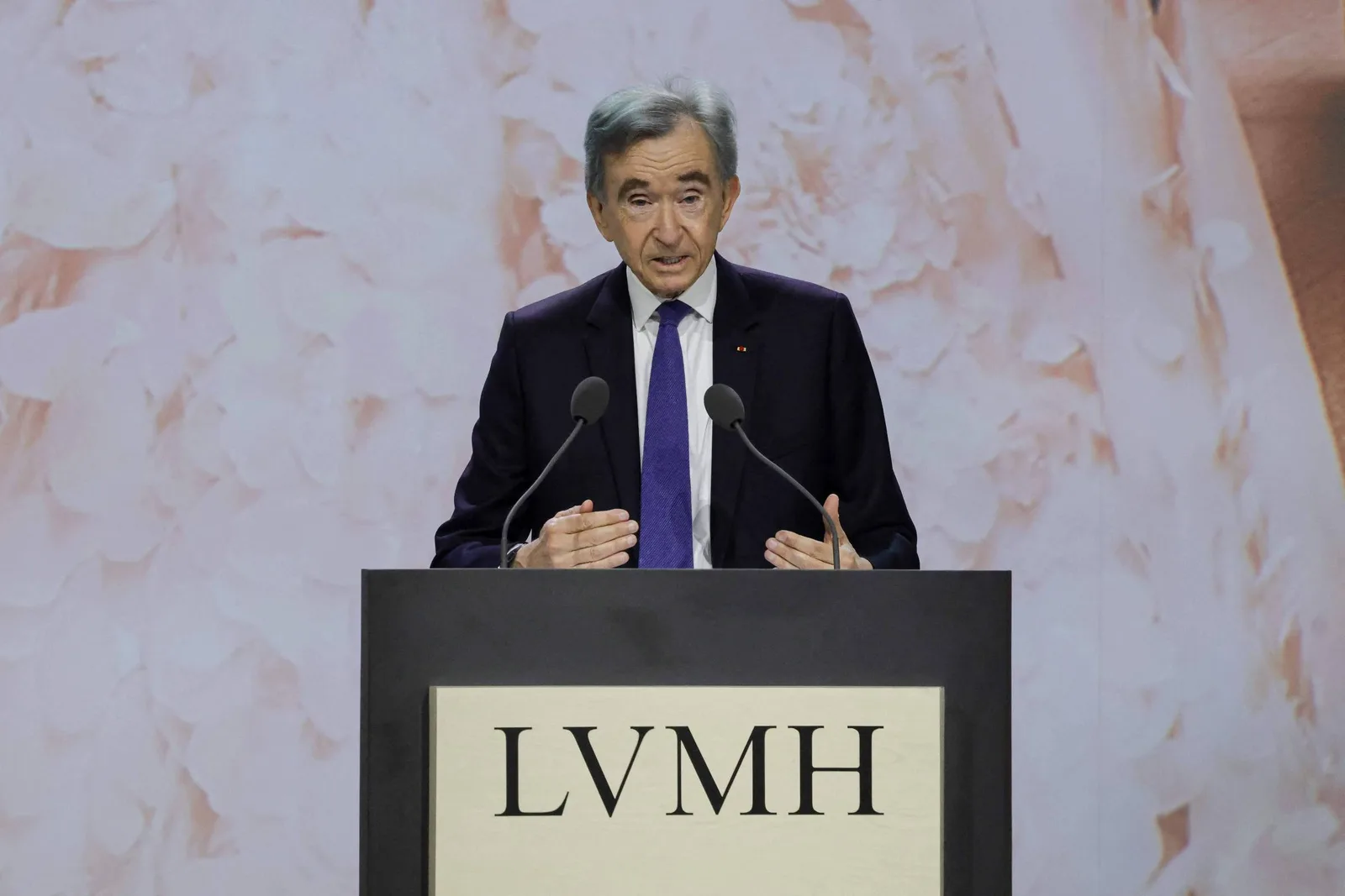 Família Arnault reúne participação na LVMH em uma única holding